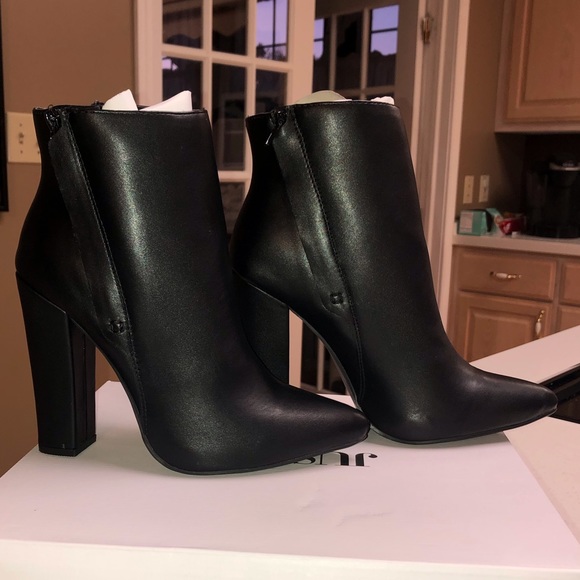 JustFab Shoes - Black boots